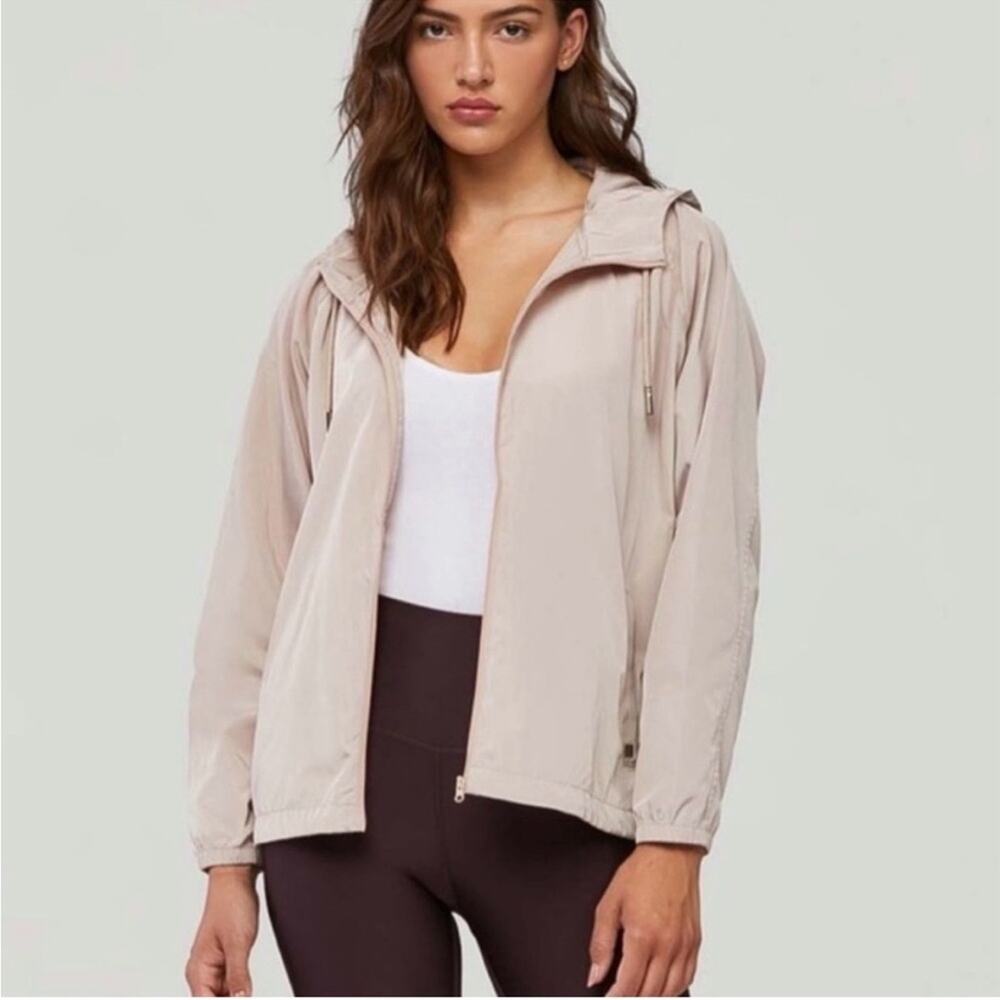 Soia & Kyo Oaklynn Hooded Rain‎ Jacket Athleisure Chic Minimalist